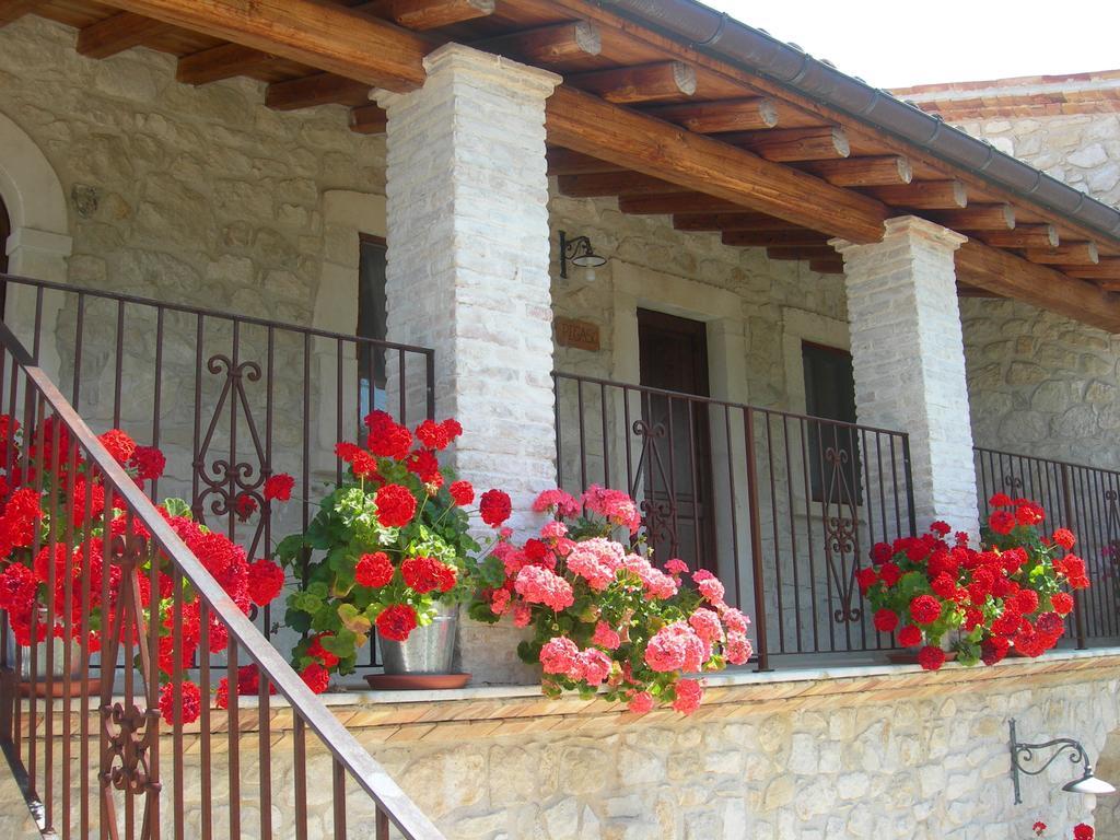 Agriturismo Borgo San Martino Abbateggio Δωμάτιο φωτογραφία